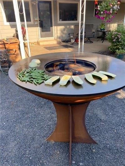Εξωτερική ψησταριά Bbq με κάρβουνα για μαγείρεμα
