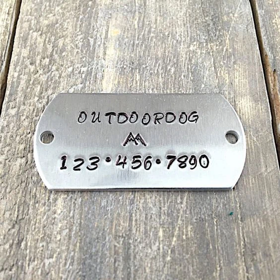 Μεταλλική πινακίδα ονόματος